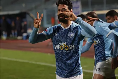 رأسية سامي تقرب بيراميدز من حلم اللقب الأفريقي (فيديو)